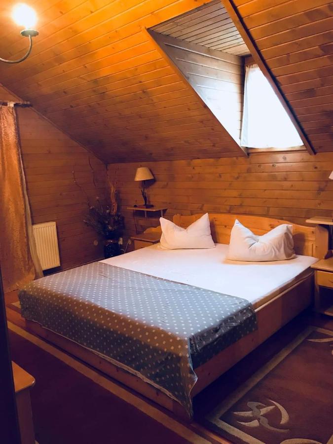 Casa De Vacanta Caciulata Eksteriør billede