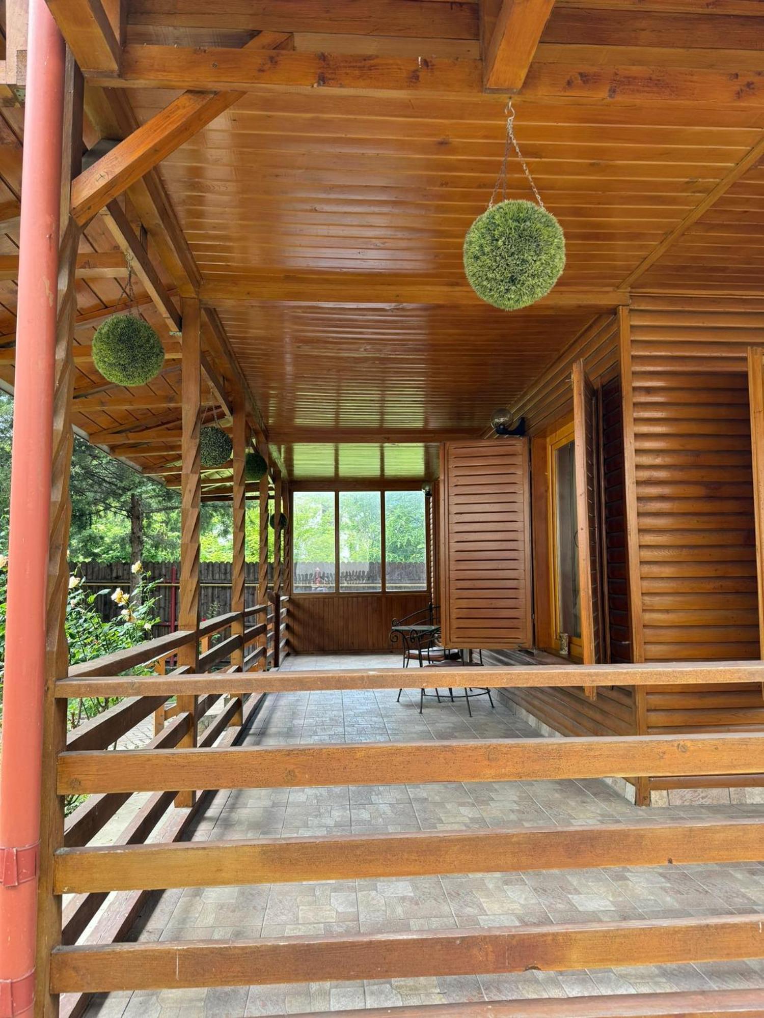 Casa De Vacanta Caciulata Eksteriør billede