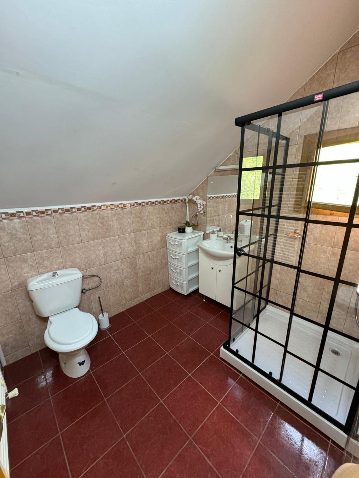 Casa De Vacanta Caciulata Eksteriør billede
