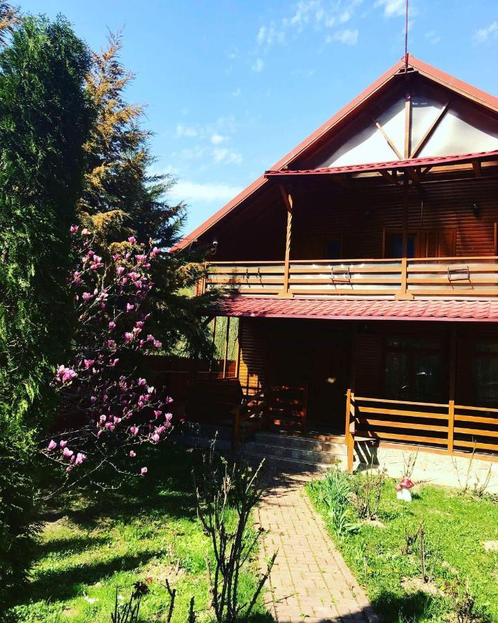Casa De Vacanta Caciulata Eksteriør billede